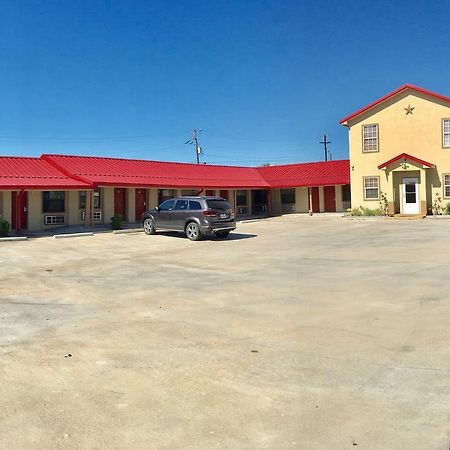 Budget Inn Hallettsville Exterior photo